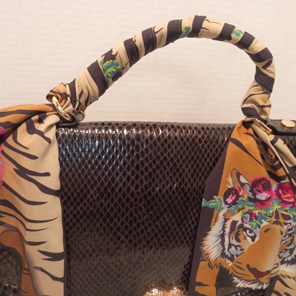 Vintage BETSEY JOHNSON Animal Friendly Black Top-handle Bag w Tiger Scarf Detail - Picture 4 of 15